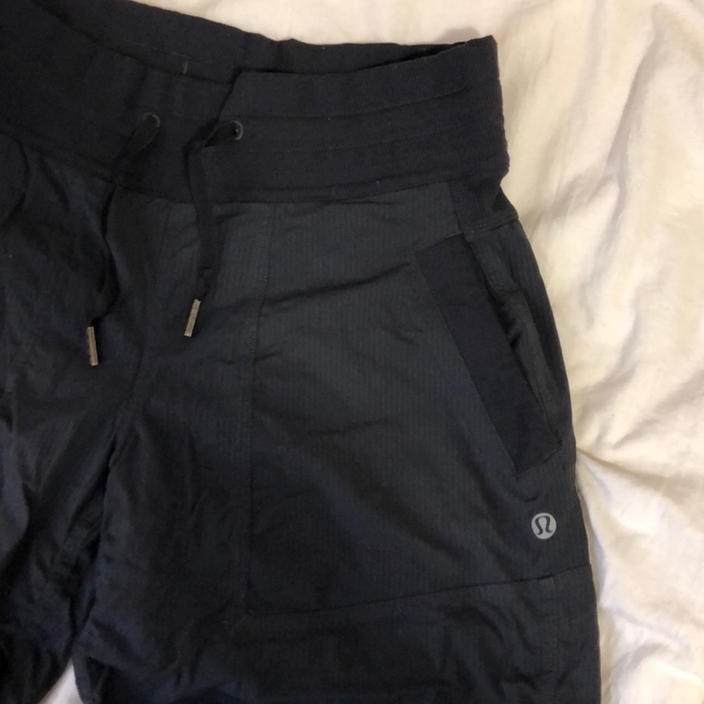 Lululemon crops - Picture 3 of 4